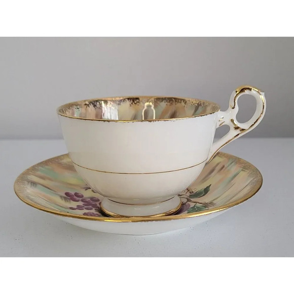 Rare Vintage OLD ROYAL Bone China Teacup & Saucer fruit orchard Gold Rimmed - Picture 4 of 8
